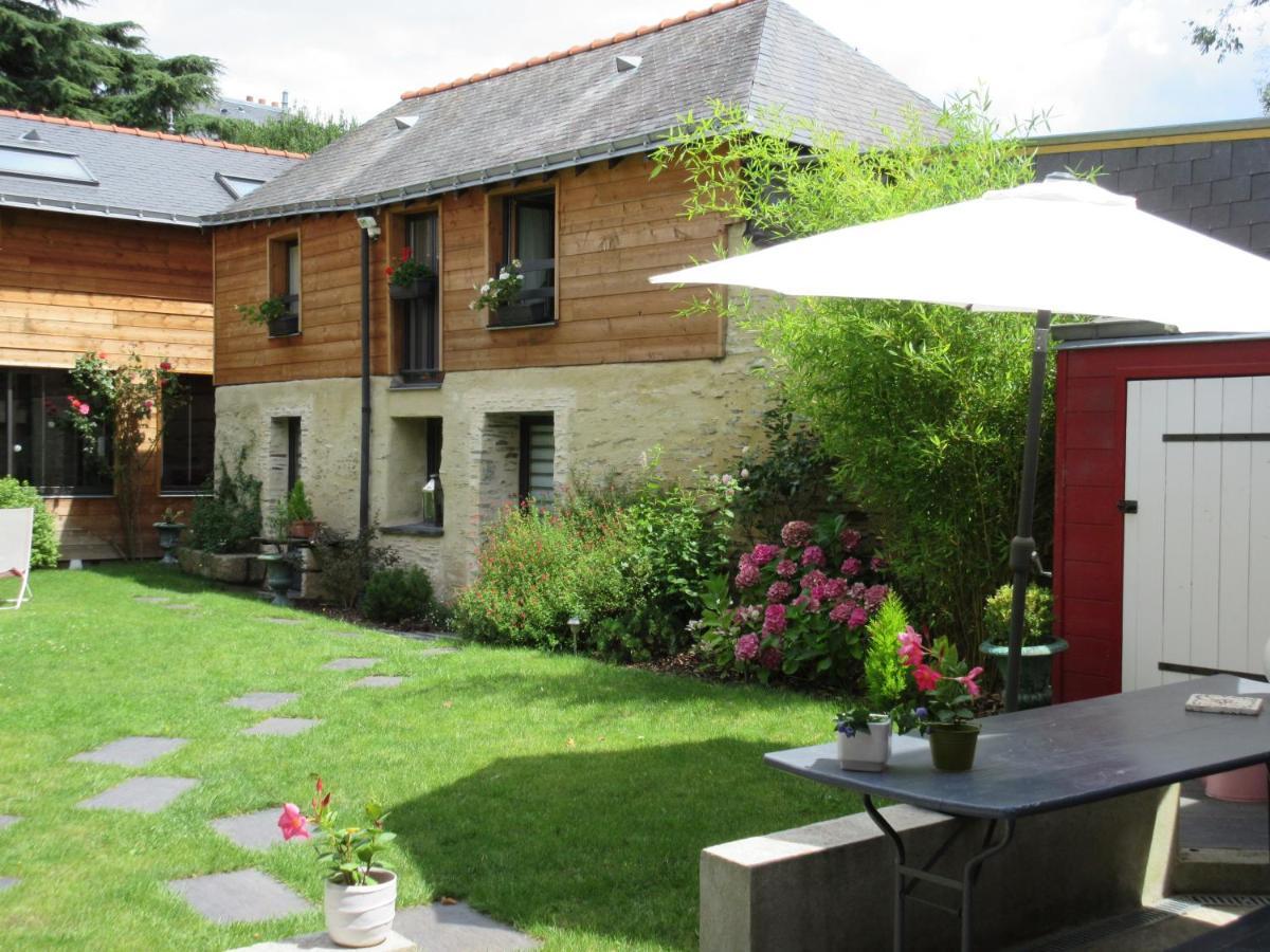 Madeleine Et Cie Bed and Breakfast Angers Exteriör bild